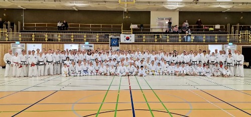 Taekwon-Do: Überraschungslehrgang für Großmeister Michael Unruh (7. Dan) zum 50-jährigen Taekwon-Do-Jubiläum
